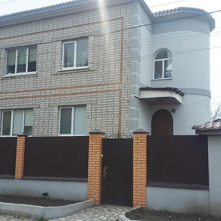 Окремі Номери В Гостьовому Будинку Типу Guest House Kropyvnytskyi Ngoại thất bức ảnh