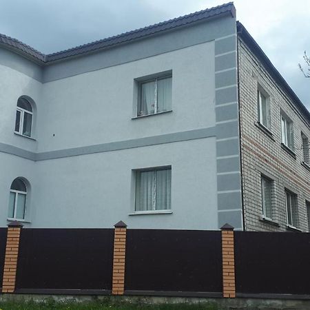 Окремі Номери В Гостьовому Будинку Типу Guest House Kropyvnytskyi Ngoại thất bức ảnh