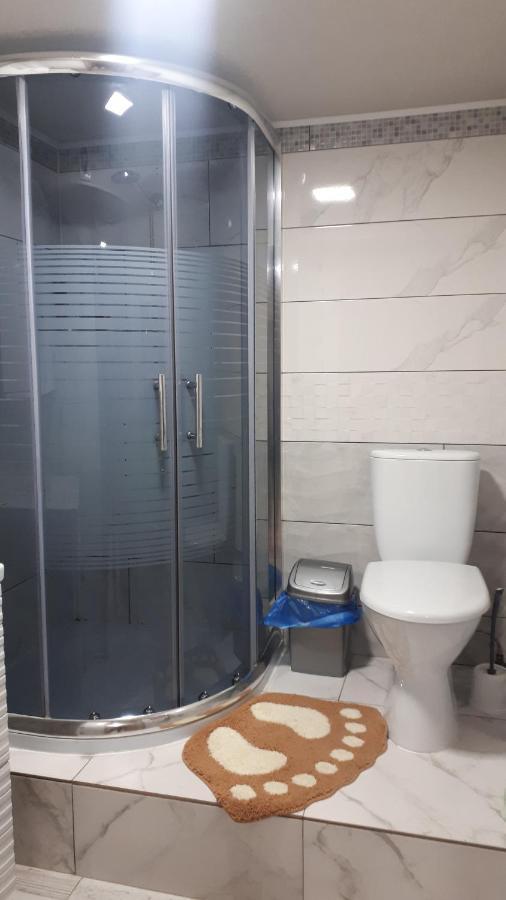 Окремі Номери В Гостьовому Будинку Типу Guest House Kropyvnytskyi Ngoại thất bức ảnh