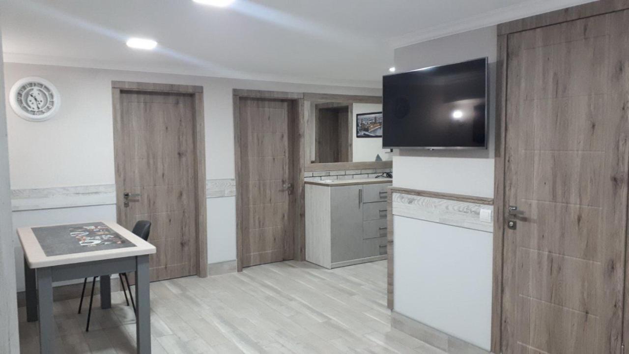 Окремі Номери В Гостьовому Будинку Типу Guest House Kropyvnytskyi Ngoại thất bức ảnh
