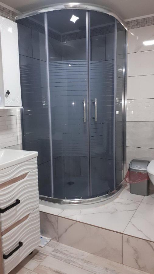 Окремі Номери В Гостьовому Будинку Типу Guest House Kropyvnytskyi Ngoại thất bức ảnh