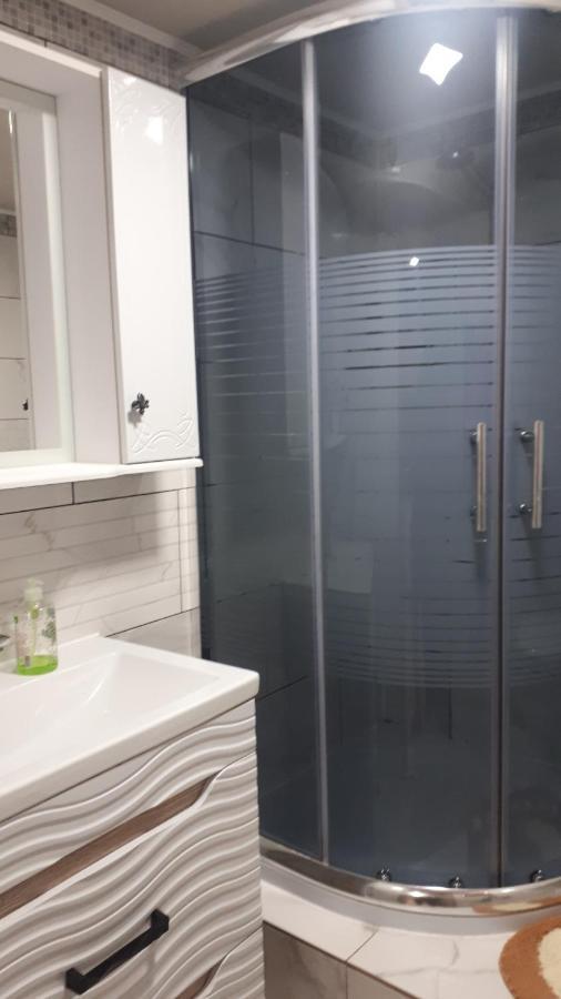 Окремі Номери В Гостьовому Будинку Типу Guest House Kropyvnytskyi Ngoại thất bức ảnh